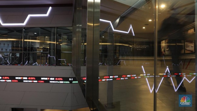 JCI Pares Losses, Market Unfazed Despite Perry's Resignation from BI
