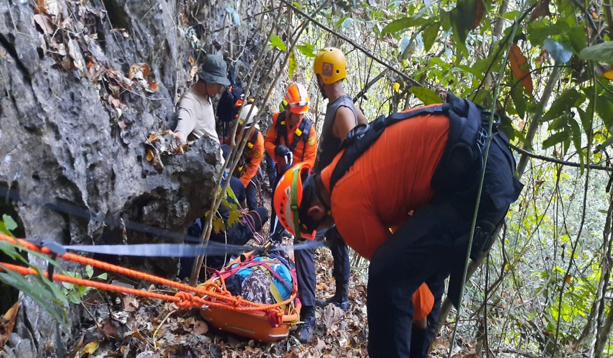 Six Unhas Students Evacuated from Kalibbong Alloa Cave After Leg Cramps and Exhaustion