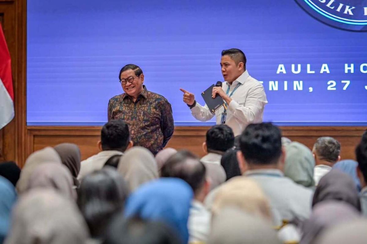 Cabinet Secretary and Jakarta Governor Discuss Public Transport and Green Spaces