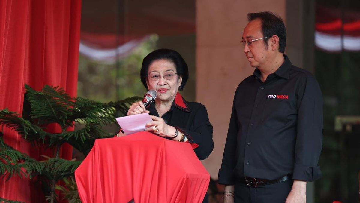 Megawati Inaugurates Kudatuli Monument at PDIP Headquarters