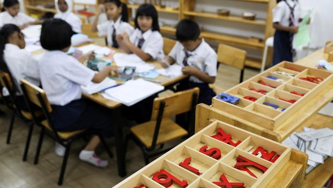 Wave of Hate in Malaysia Peaks, Nine Refugee Schools Closed