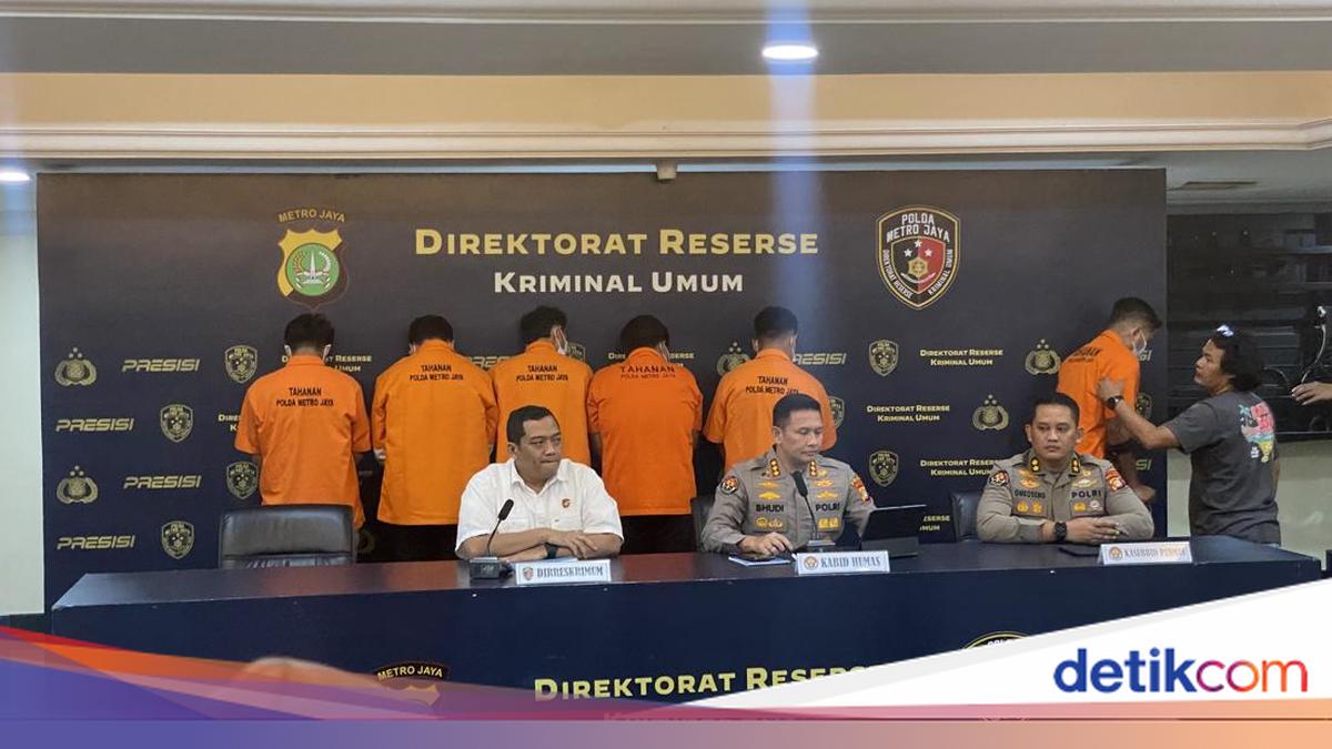 Hoax Buzzer Syndicate Rakes in 220 Million Rupiah Since 2024