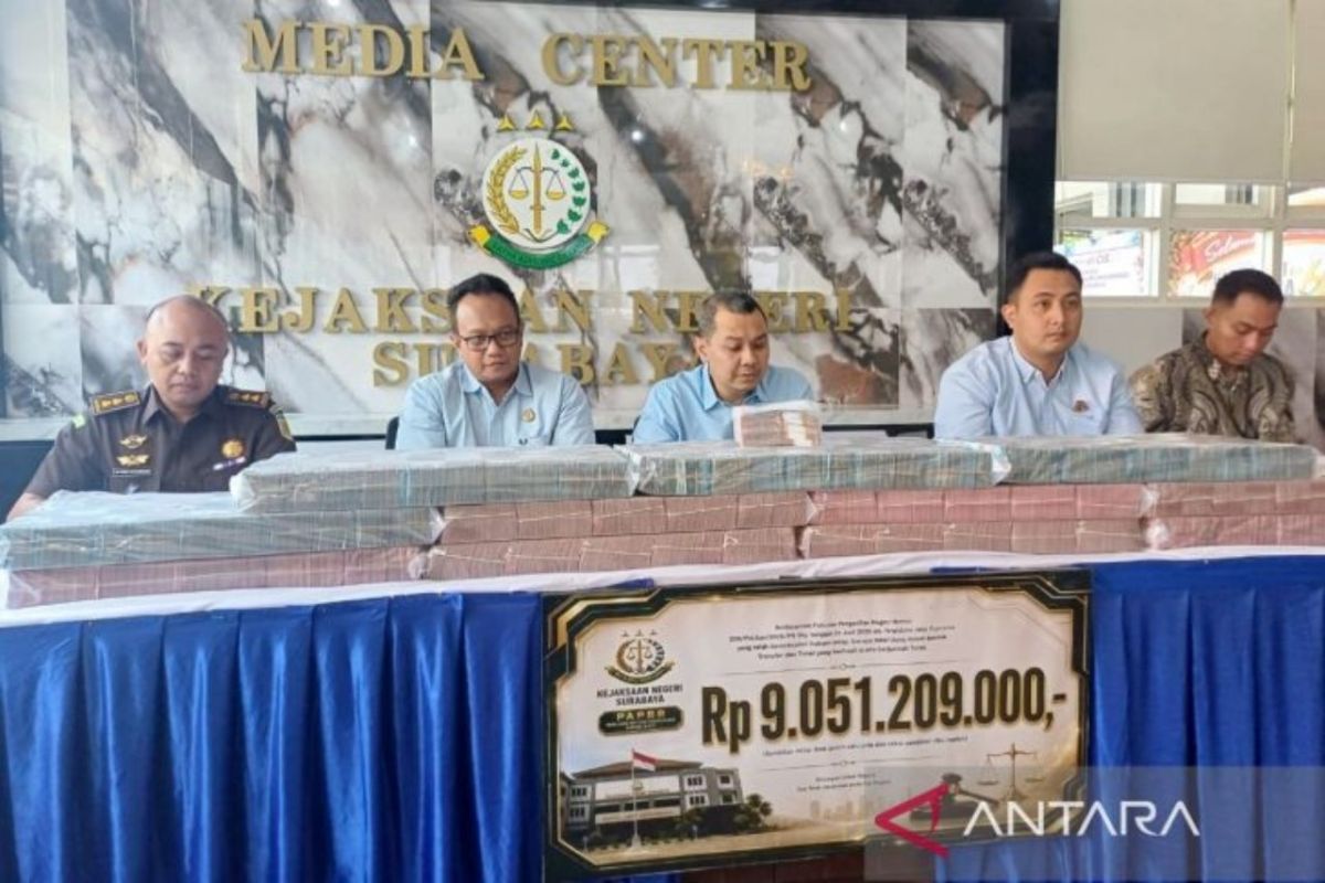 Surabaya Prosecutor's Office Deposits IDR 9.05 Billion in Confiscated Online Gambling Proceeds to State Coffers
