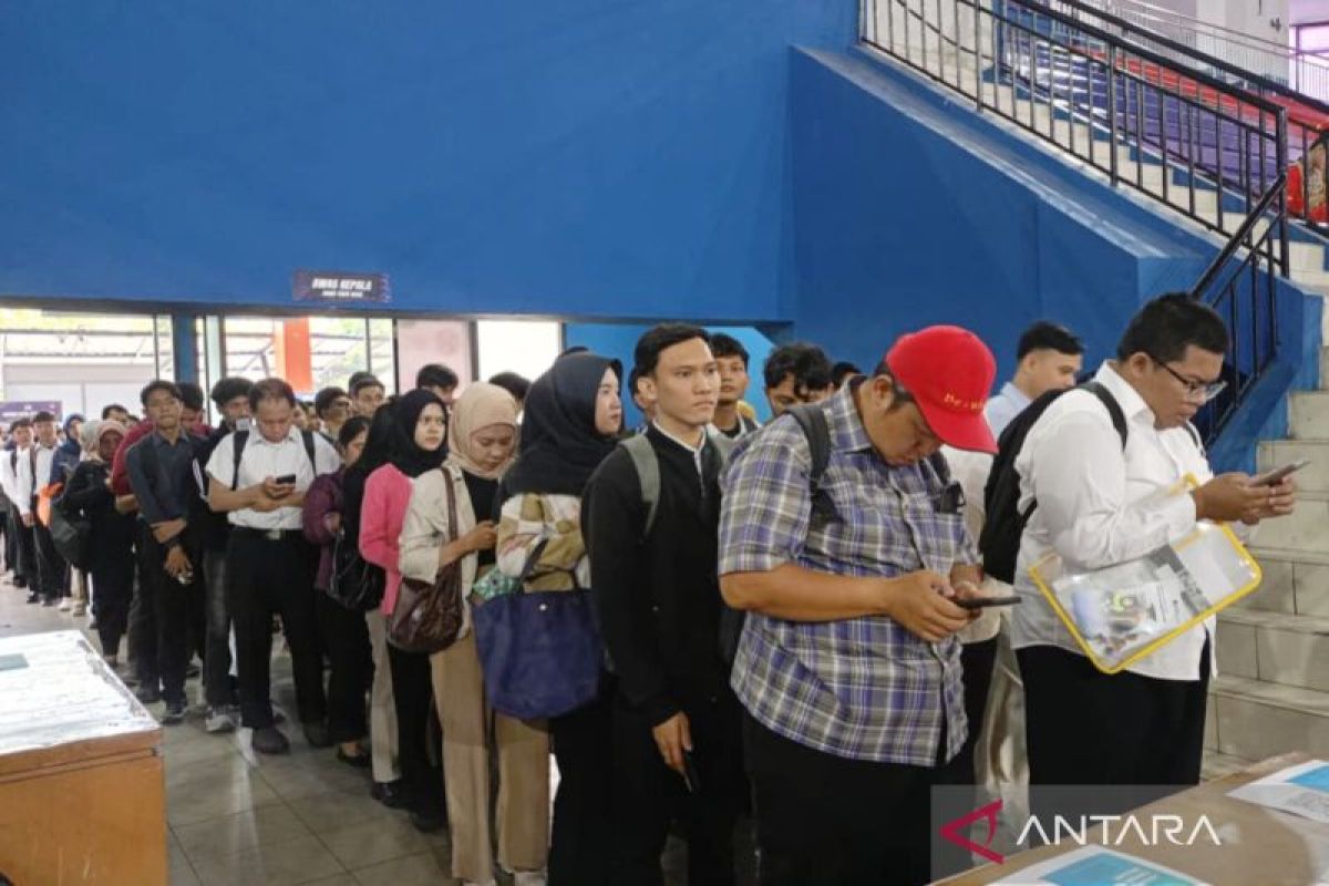 Job fair in East Jakarta draws over 3,000 applicants