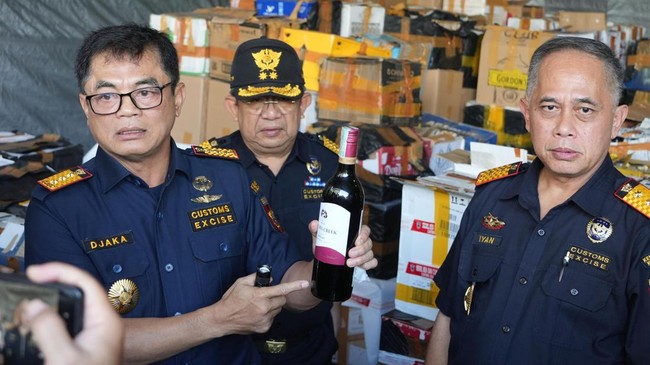 Customs and Military Intelligence Uncover Illegal Alcohol Warehouse in Bali Worth Rp12 Billion