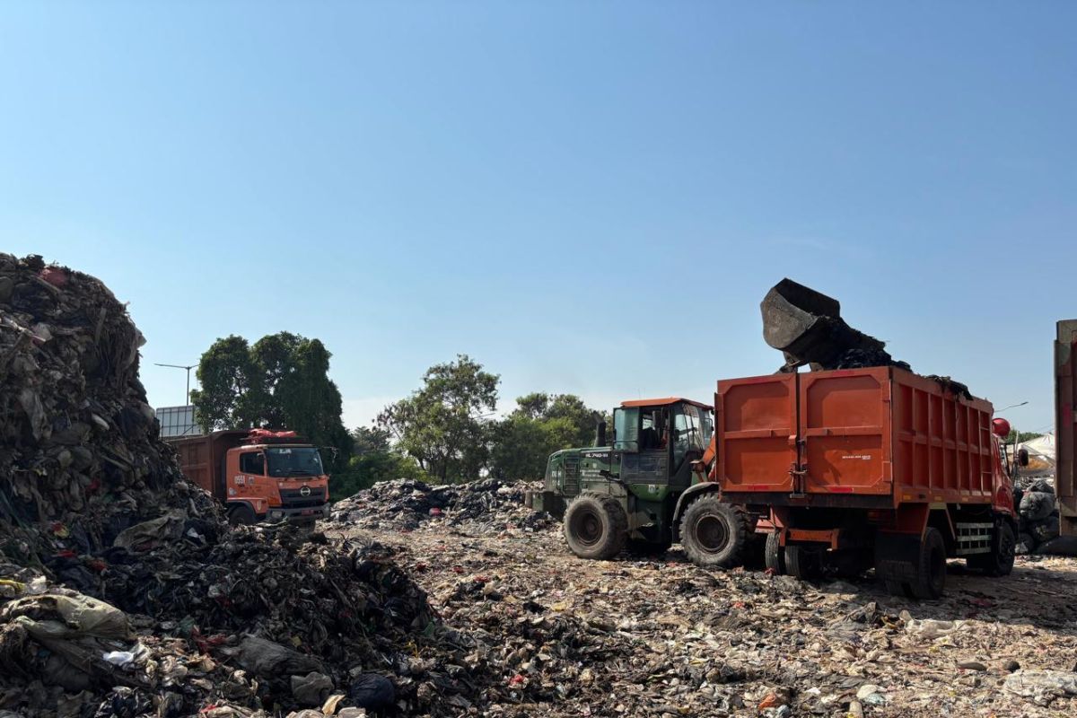 Pluit Sub-district Processes Waste into Organic Fertiliser to Support Jakarta's Waste Sorting Policy