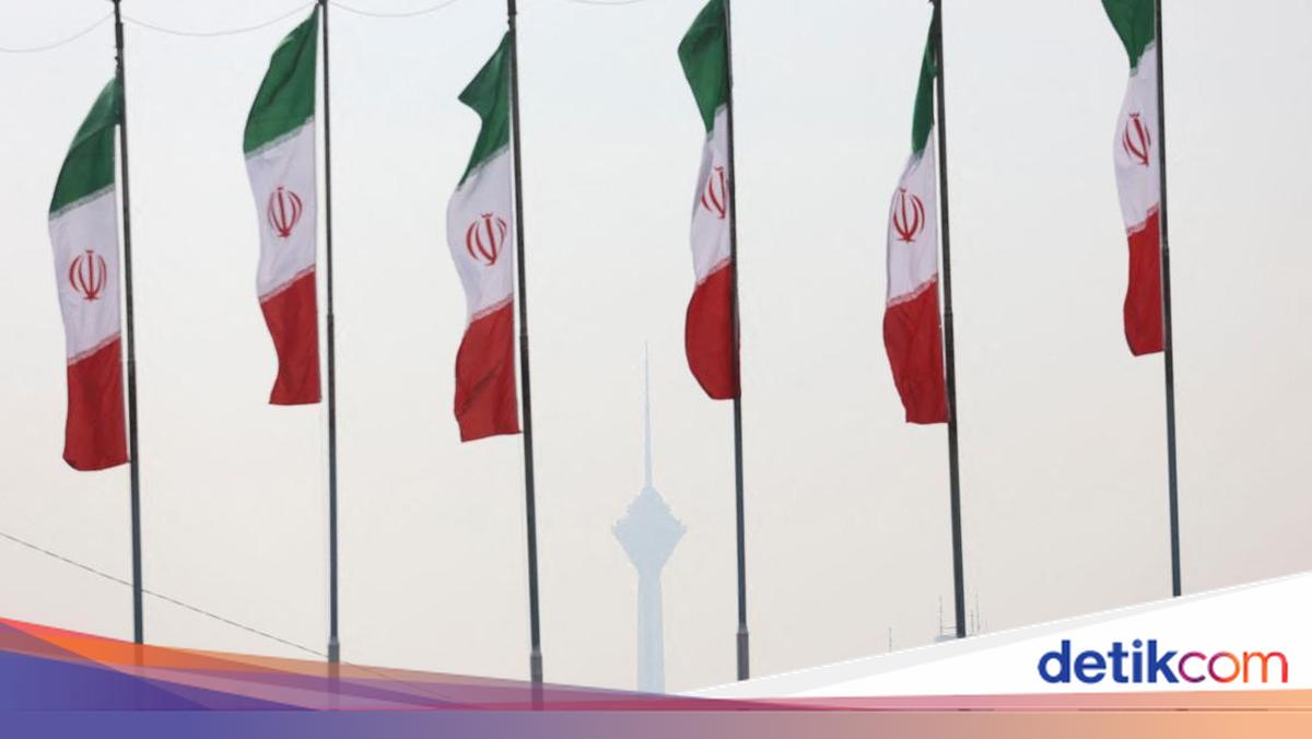 Iran Admits Bushehr Airport Crippled by US Attacks