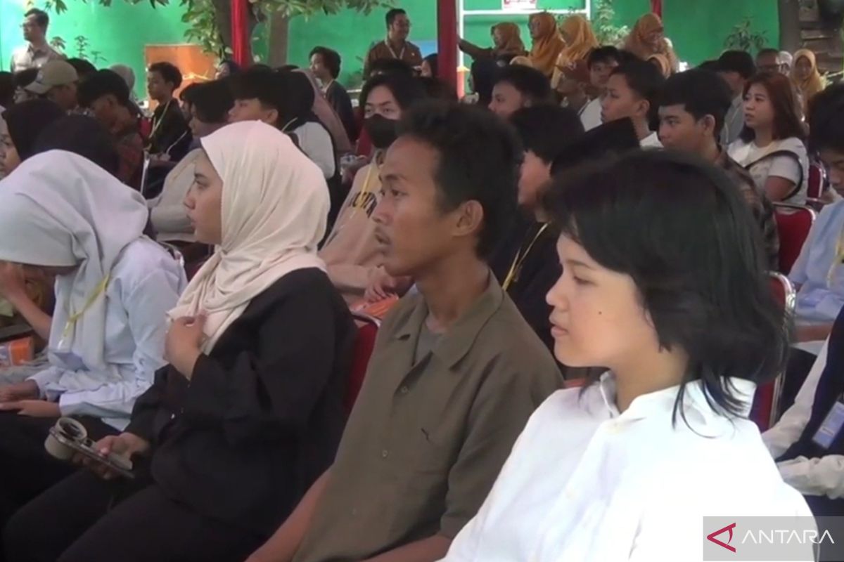 180 dropouts in West Jakarta return to education through 'Sekolah Kembali' programme