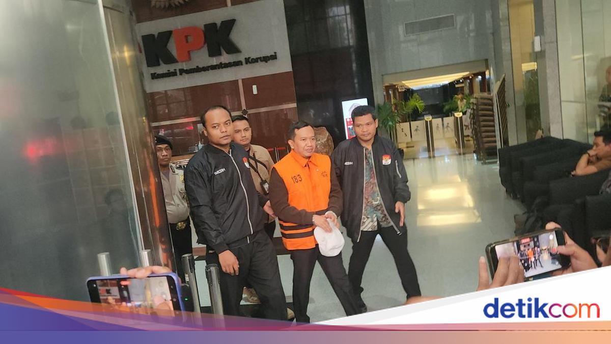 KPK Detains East Java Council Member in Community Grant Fund Case