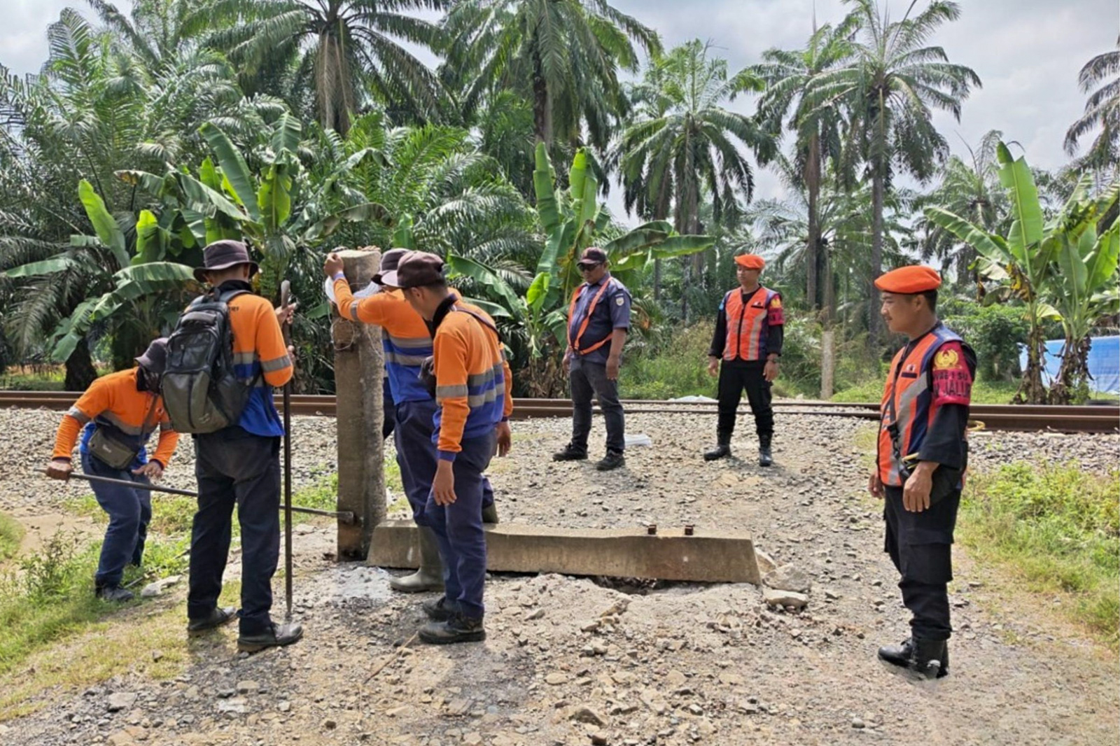 KAI Regional Division I North Sumatra Clears 107 Illegal Crossings to Ensure Public Safety