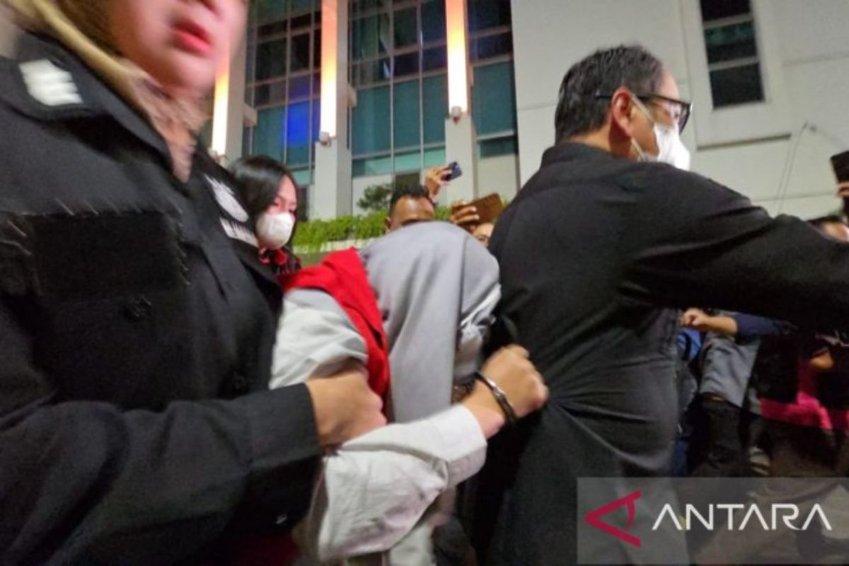 East Java High Prosecutor's Office Names Fourth Suspect in ESDM Licensing Extortion Case