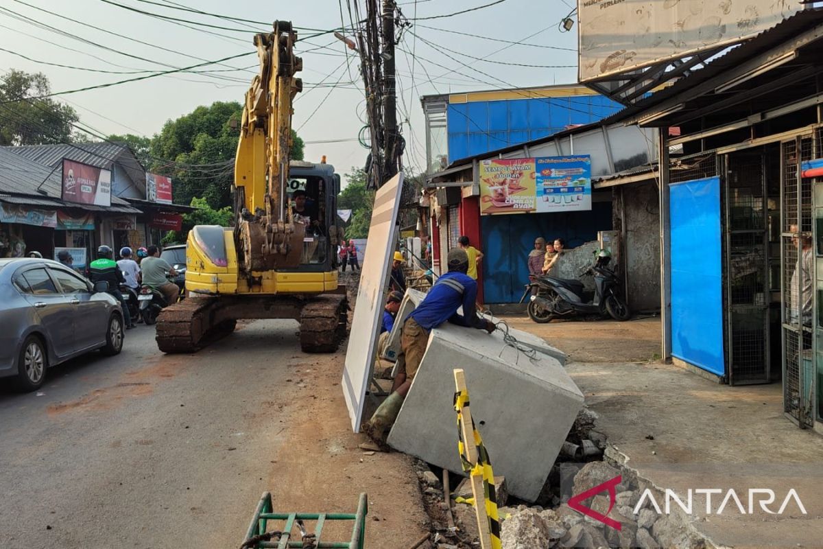 West Jakarta SDA Accelerates Water Channel Project in Kembangan Despite Business Complaints