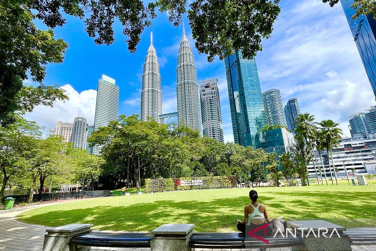 Malaysian Consumer Anxiety Eases After US-Iran Ceasefire