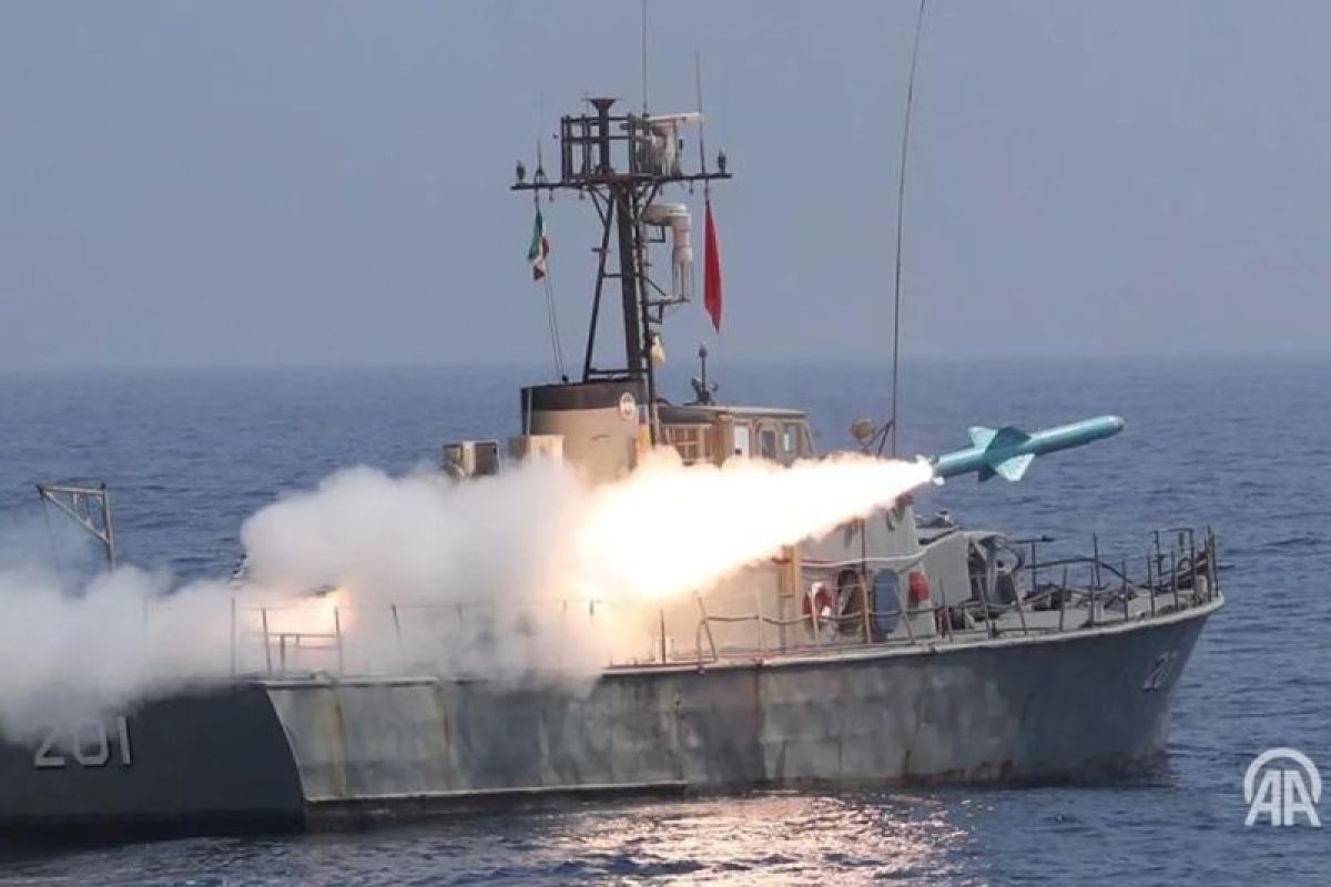 US deploys 21 ships to Middle East in support of military operations