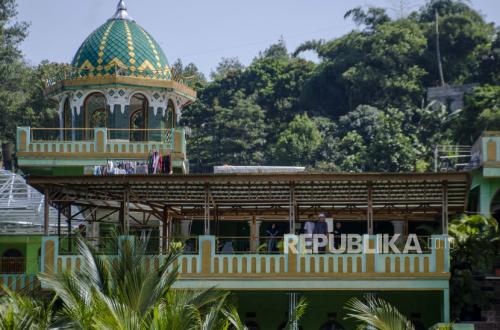 The Etiquette of Students Entering an Islamic Study Assembly