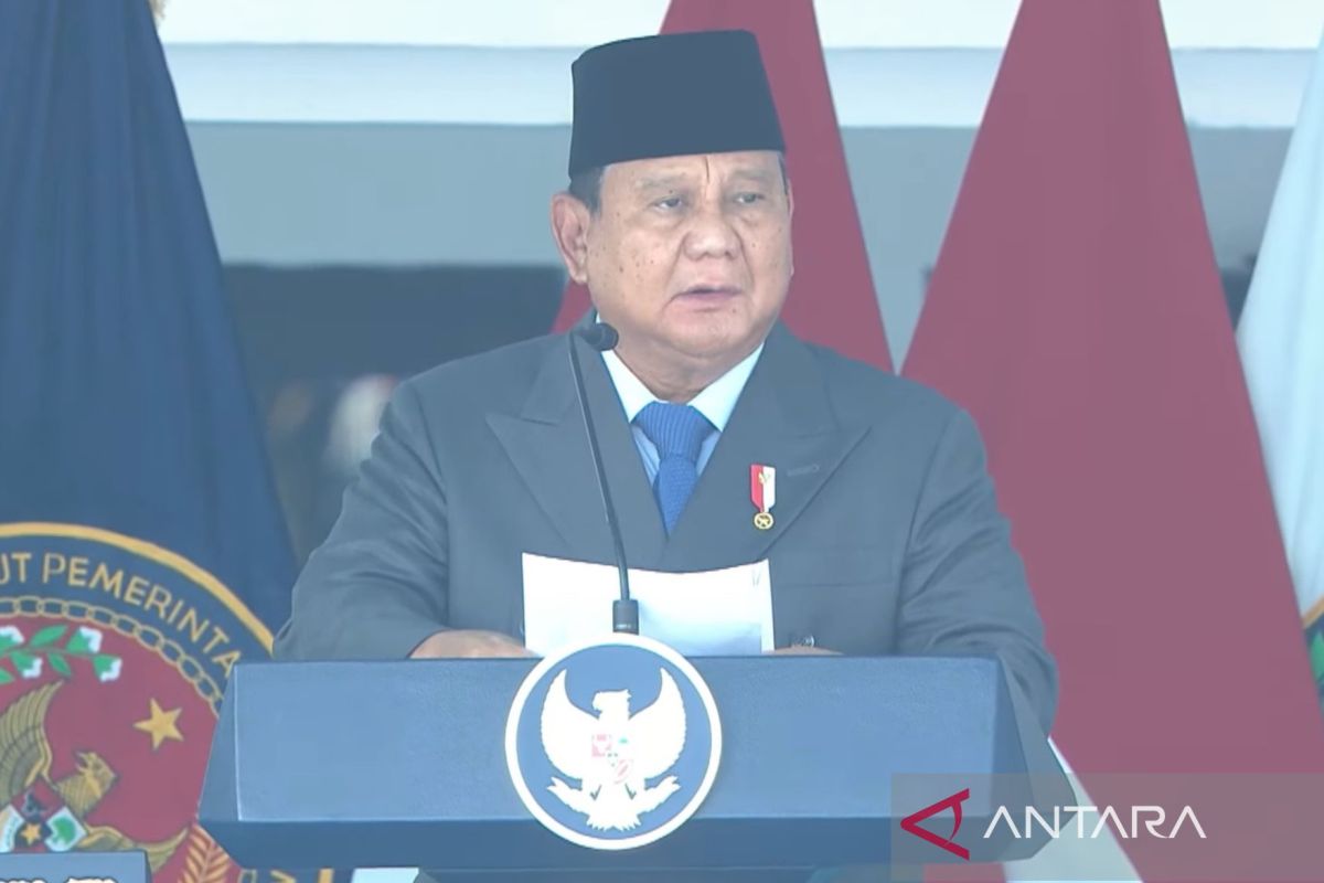 Prabowo urges young civil servants to always side with the people