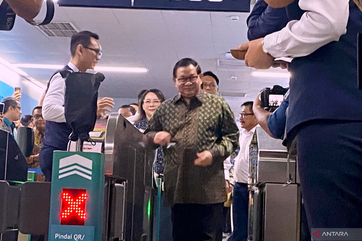 Jakarta MRT Introduces Contactless Credit Card Payment System