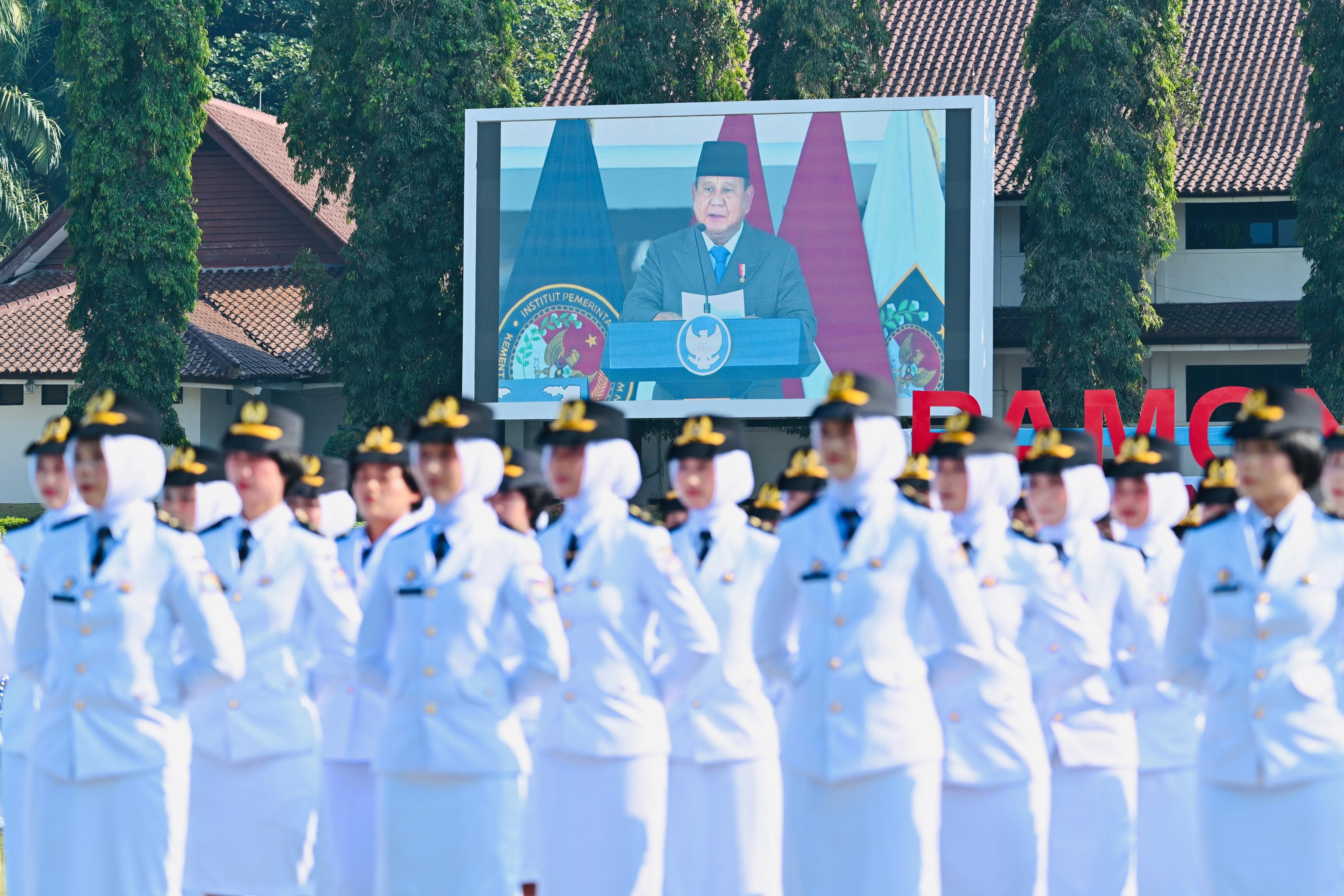 Prabowo Entrusts Future to IPDN Graduates