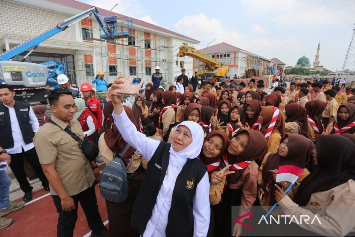 Khofifah: PKH Mentors Visit Students' Families 10 Times to Get Them Back to School