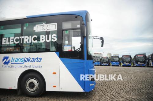 Governor Pramono Responds to Bahlil's Proposal for Hydrogen-Powered Transjakarta Buses