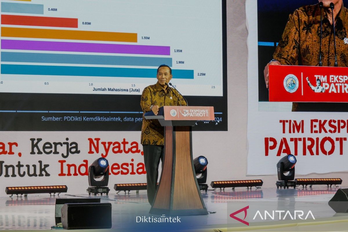 Deputy Minister Calls on Academics to Become Problem Solvers in Transmigration Areas