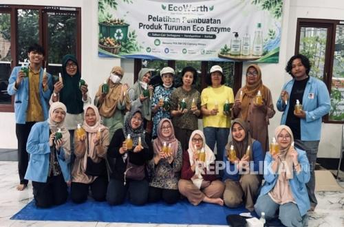 UNM Students Train PKK Women to Turn Kitchen Waste into Soap and Hand Sanitiser