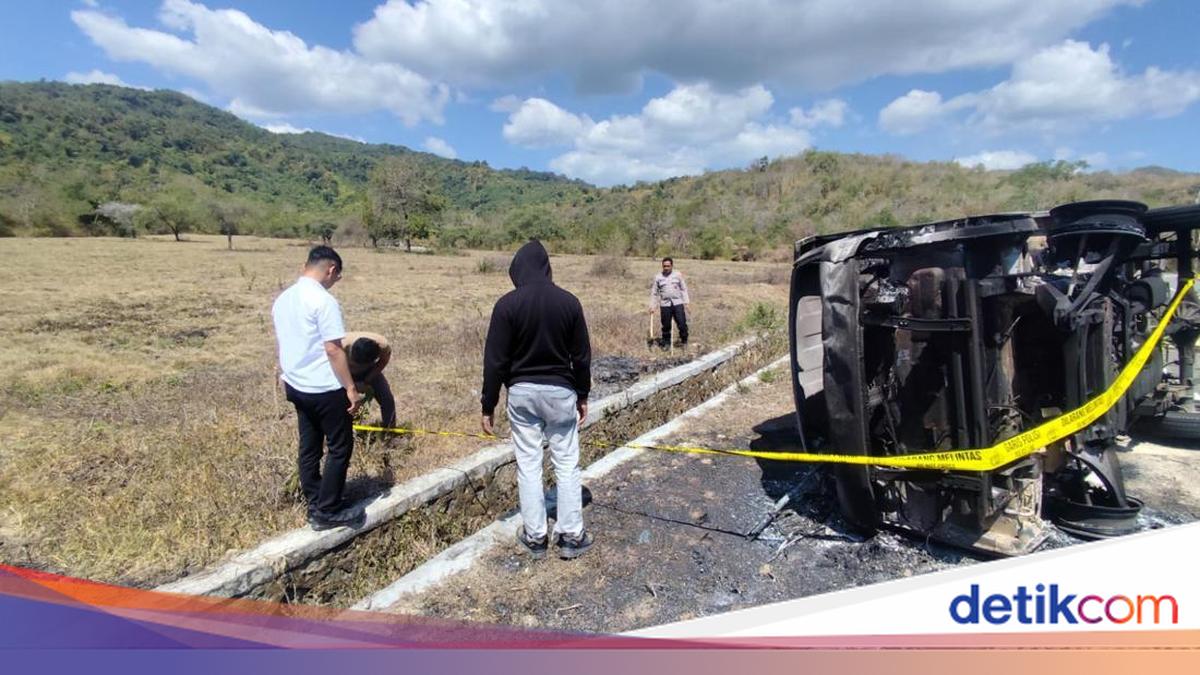 Two Villages Clash Over Land in West Manggarai, Vehicles Torched