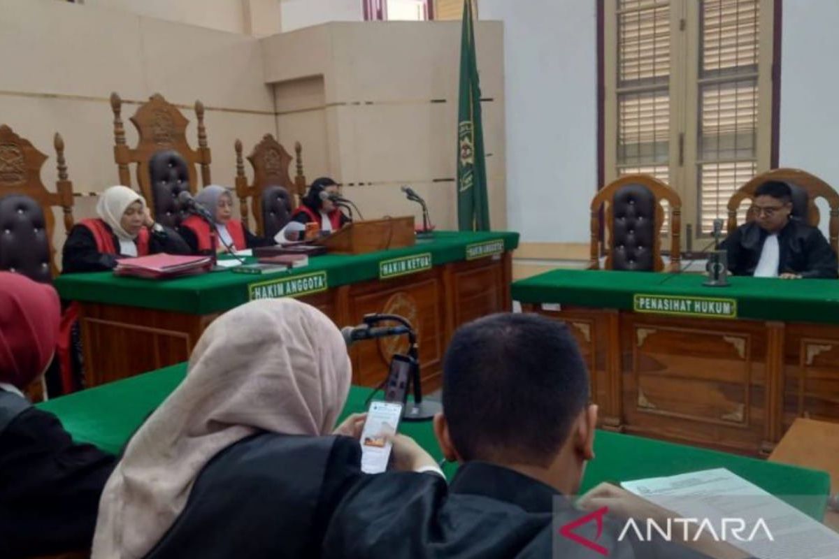 Medan District Court Judge Sentences 56.13 kg Cannabis Courier to 20 Years in Prison