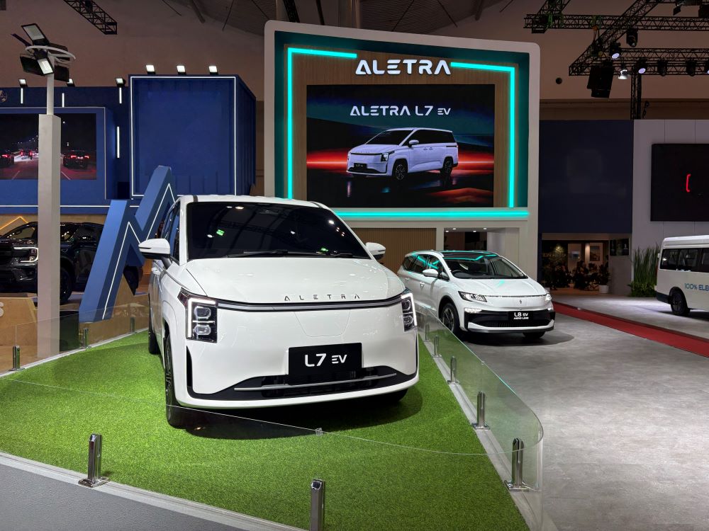 Aletra Introduces L7 Electric LMPV at GIIAS 2026
