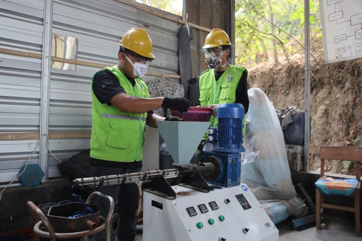 PGN and Cilegon Government Build Plastic Waste Recycling Ecosystem