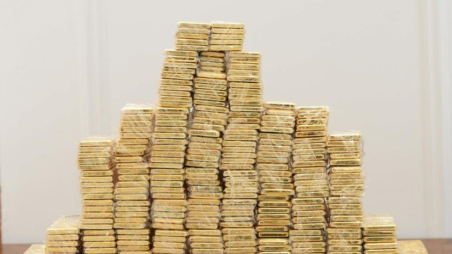 Bullion Customers Soar, BSI's Gold Business Fee-Based Income Jumps 712%