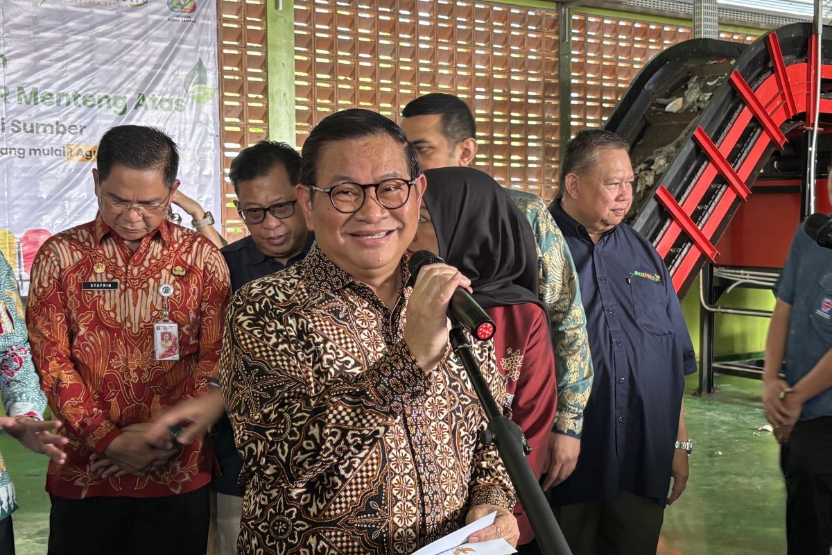 Pramono tells Jakarta Environment Agency not to handle waste half-heartedly