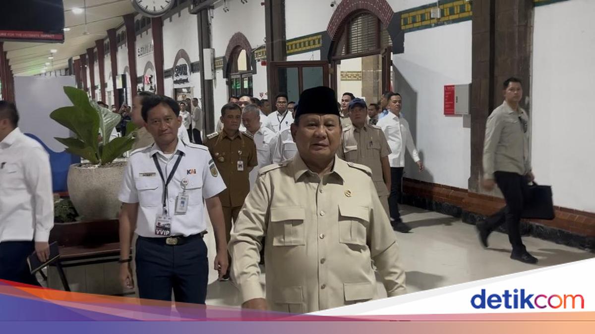Prabowo Quips About Ticket Payment as Journalists Join Nusantara Explorer Train Trial