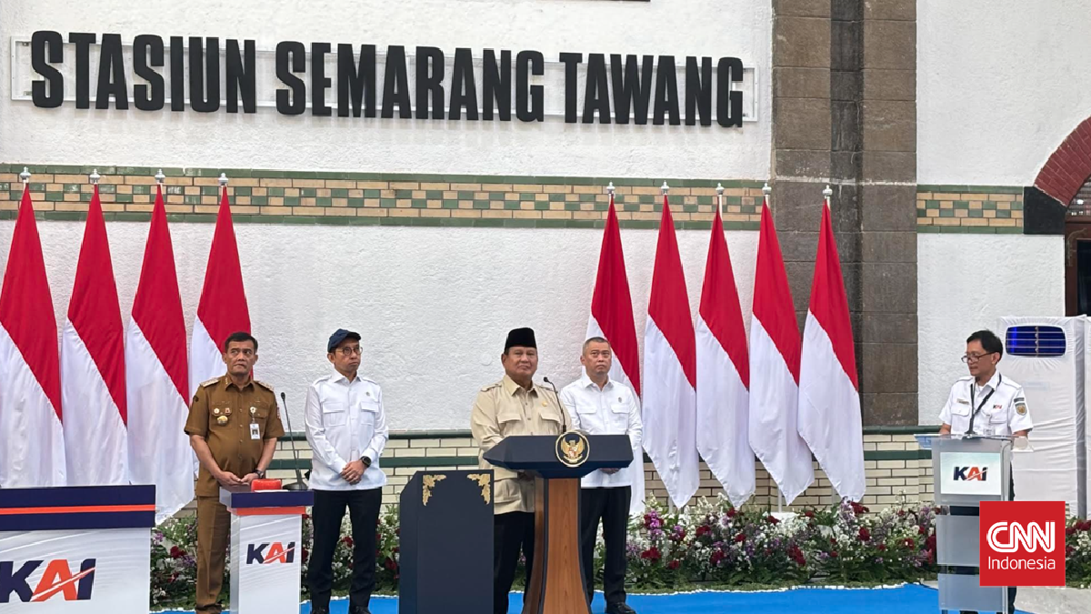 Prabowo Jests with Journalists While Testing Nusantara Explorer Train: 'You Have to Pay'
