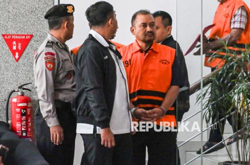 Identities of Suspects Besides Pemalang Regent Anom Widiyantoro Revealed by KPK