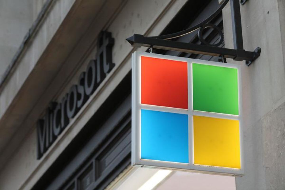 Microsoft Revenue Rises 18 Percent in Q4
