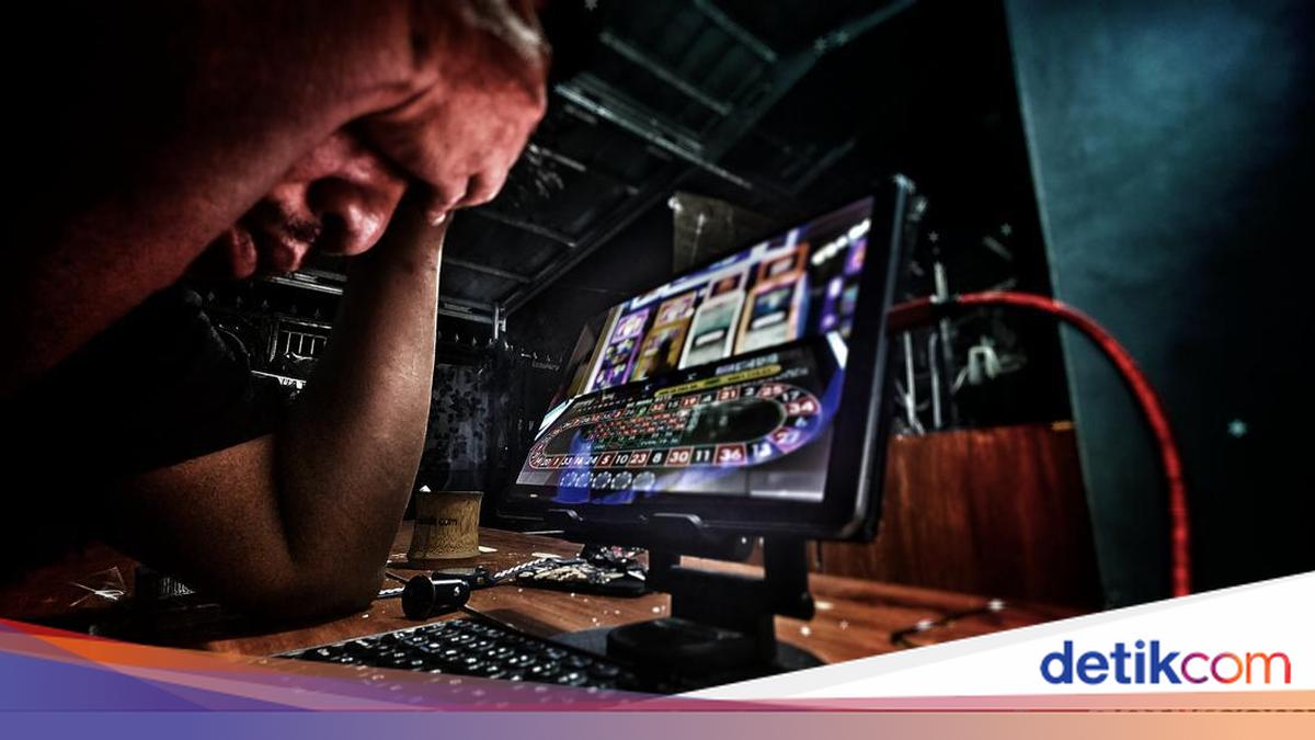 Distressing: Worker in Cilegon Racks Up Billions in Debt Due to Online Gambling, Gets Sacked