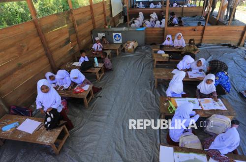 SNT: A New Hope for Honorary Teachers and Quality Education
