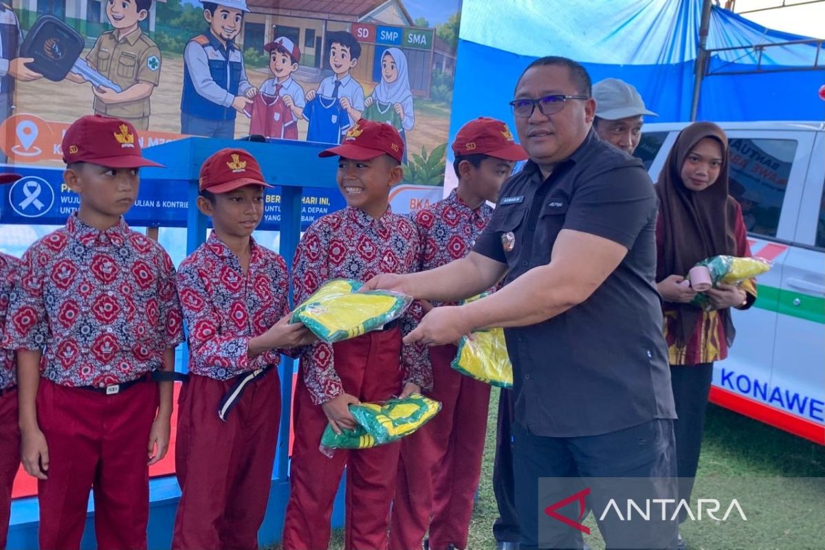 PT BKA Distributes Health and Education Aid in Motui, North Konawe Through PPM Programme