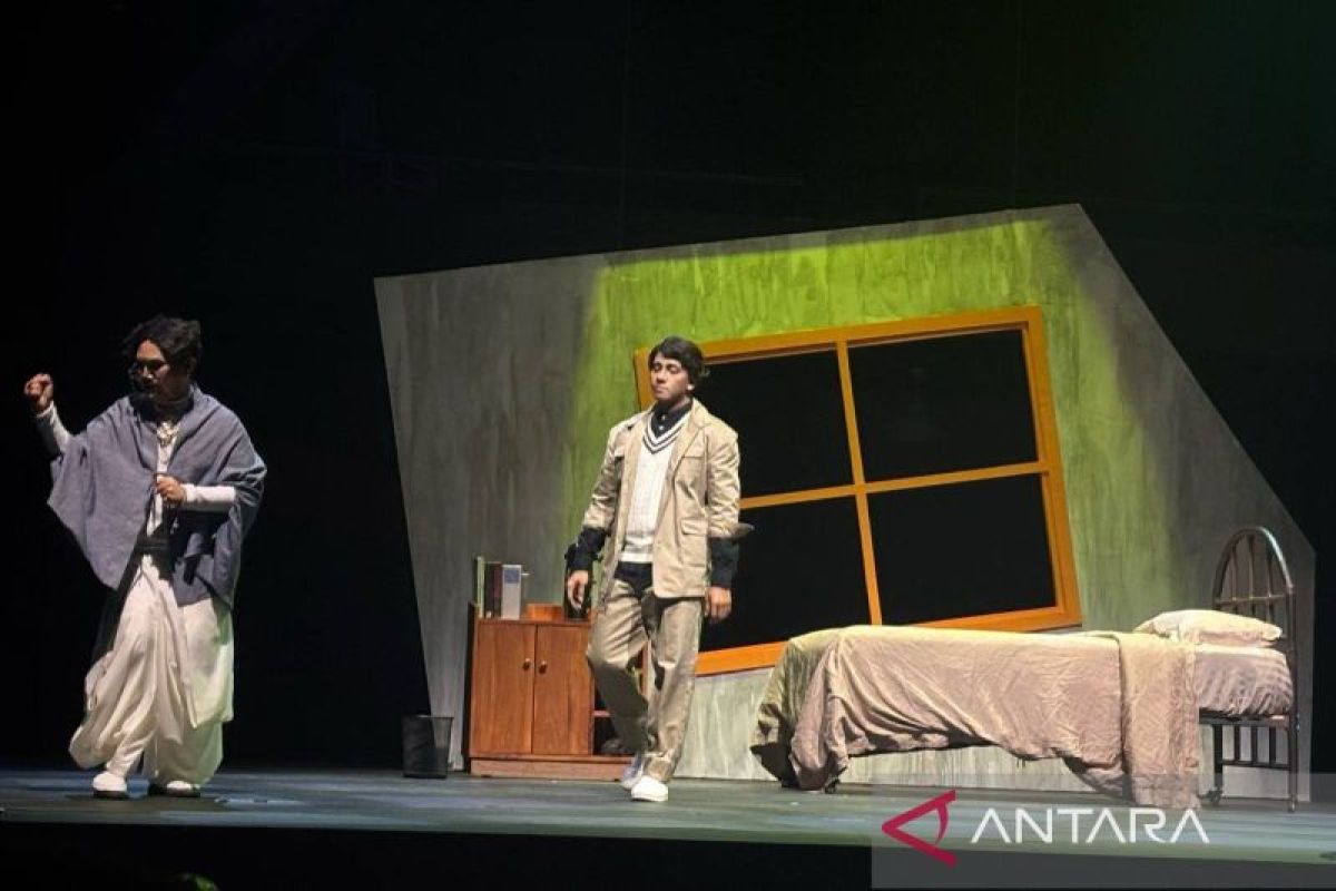 Teater Koma Invites Public to Reflect on Humanity Across Eras