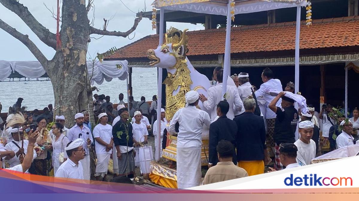 First Sulinggih Cremation at Ujung Mantri Crematorium Fulfils Holy Man's Final Wish