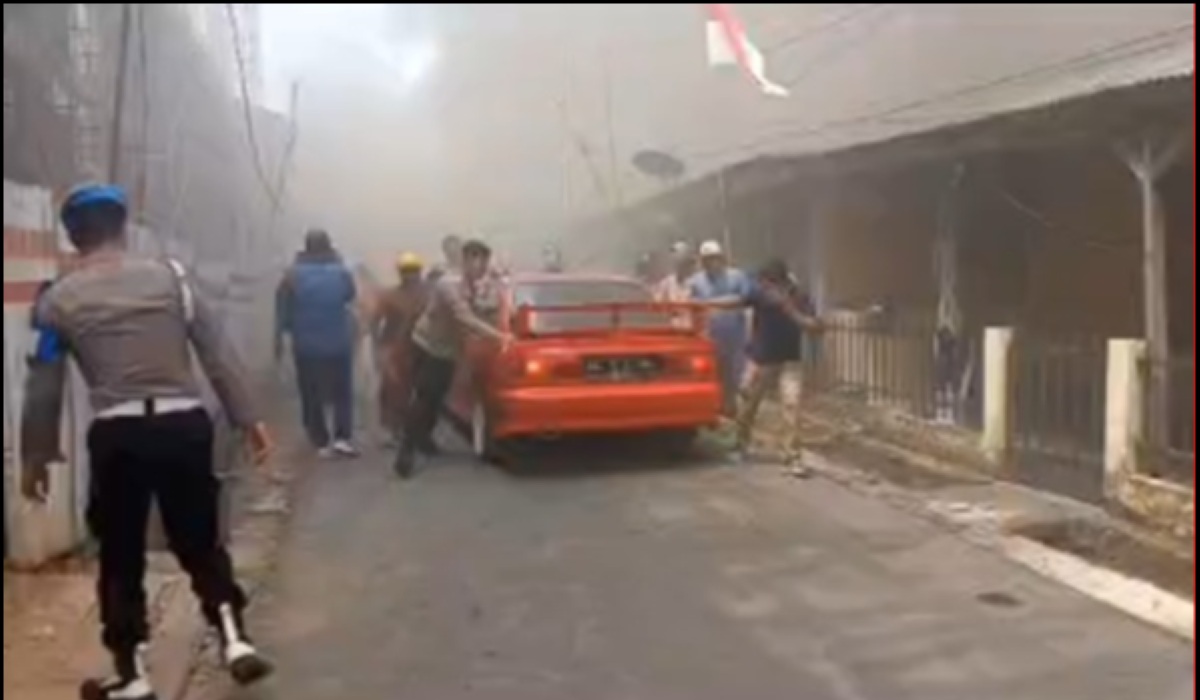 Eight Police Dormitory Units Behind Jambi Regional Police Headquarters Destroyed by Fire