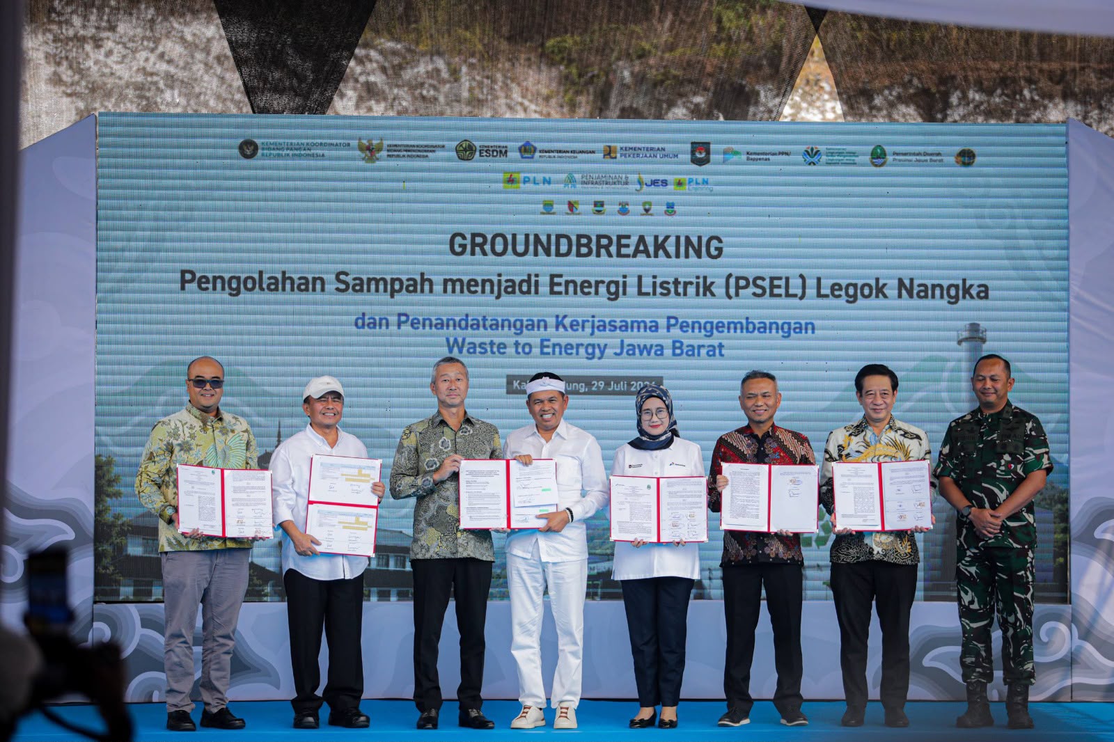 Bandung City Government Prepares Special Fleet to Transport Waste to Legok Nangka TPPAS