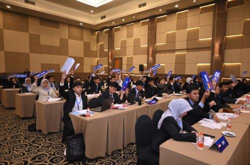 200 Students Learn Diplomacy at Model UN Conference in Pekanbaru