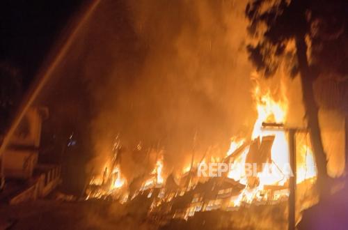 Sparks from Stove Cause Major Fire at Tofu Factory