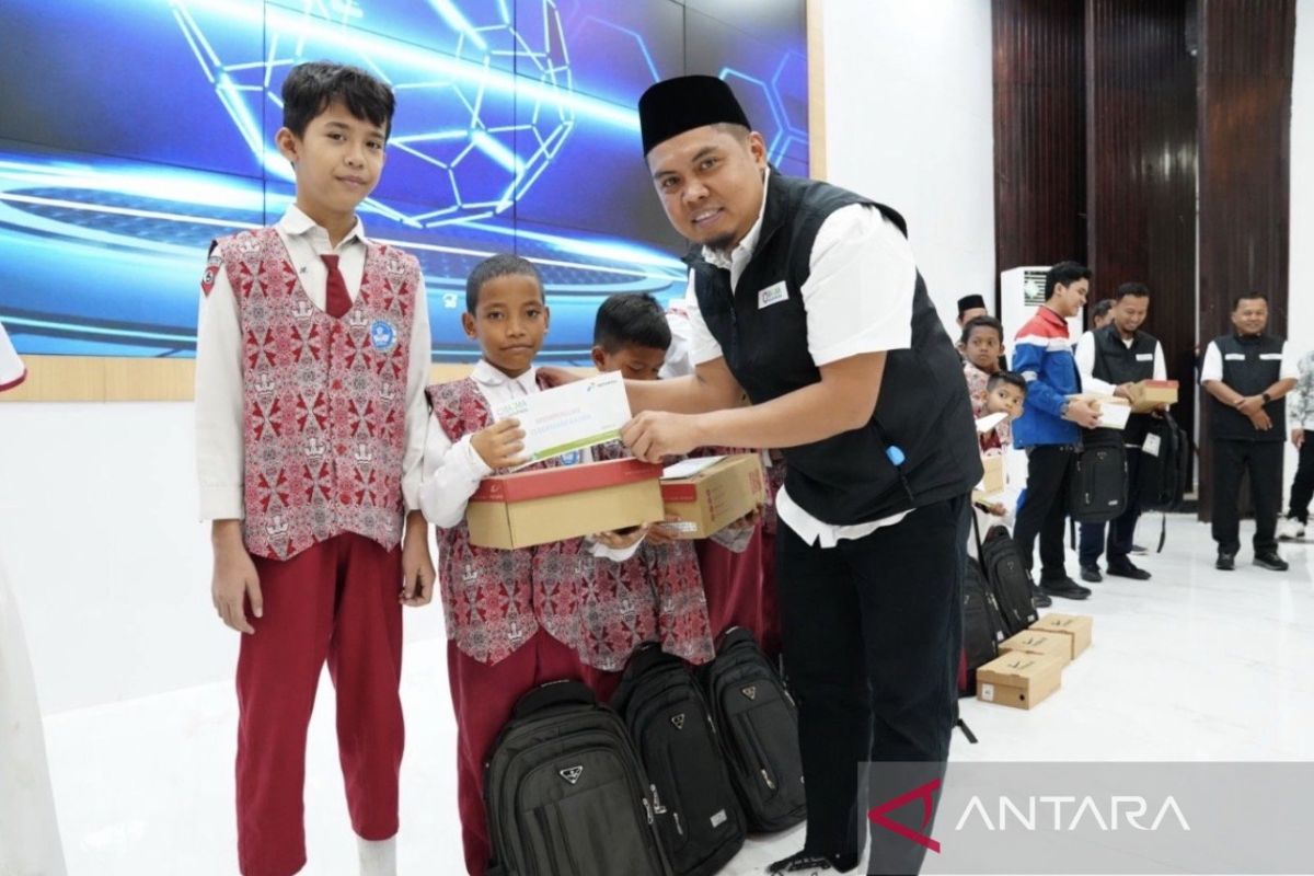 Pertamina and Bazma Distribute Educational Aid to Balikpapan Students