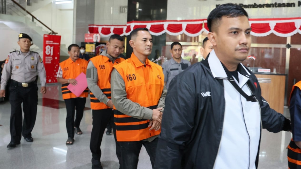 Police Officer at KPK and Father Extorted Pemalang Regent by Leaking Information