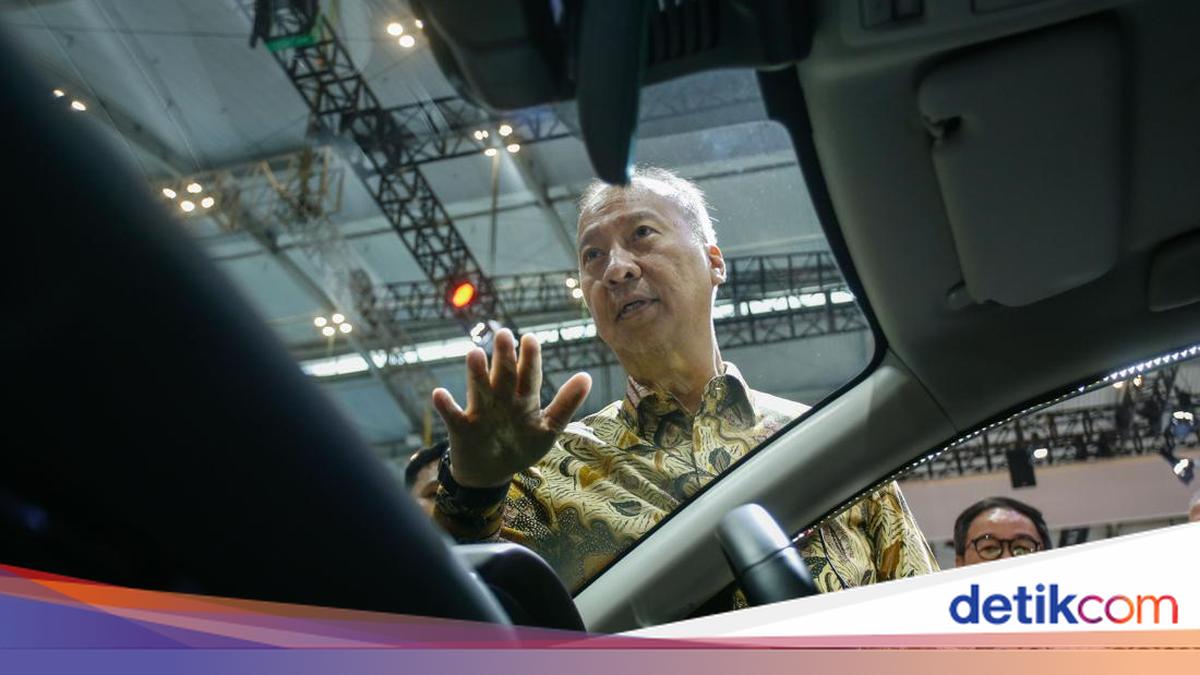 Indonesia and Vietnam Compete for Factory Relocations, Minister Warns