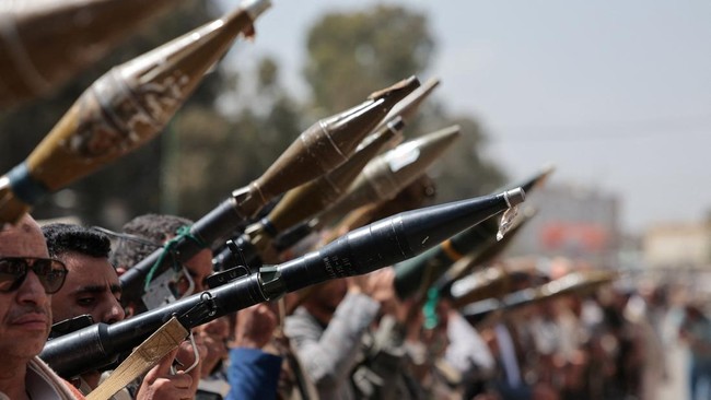 War Escalates: Iran's Axis of Resistance Re-emerges Targeting Saudi Arabia