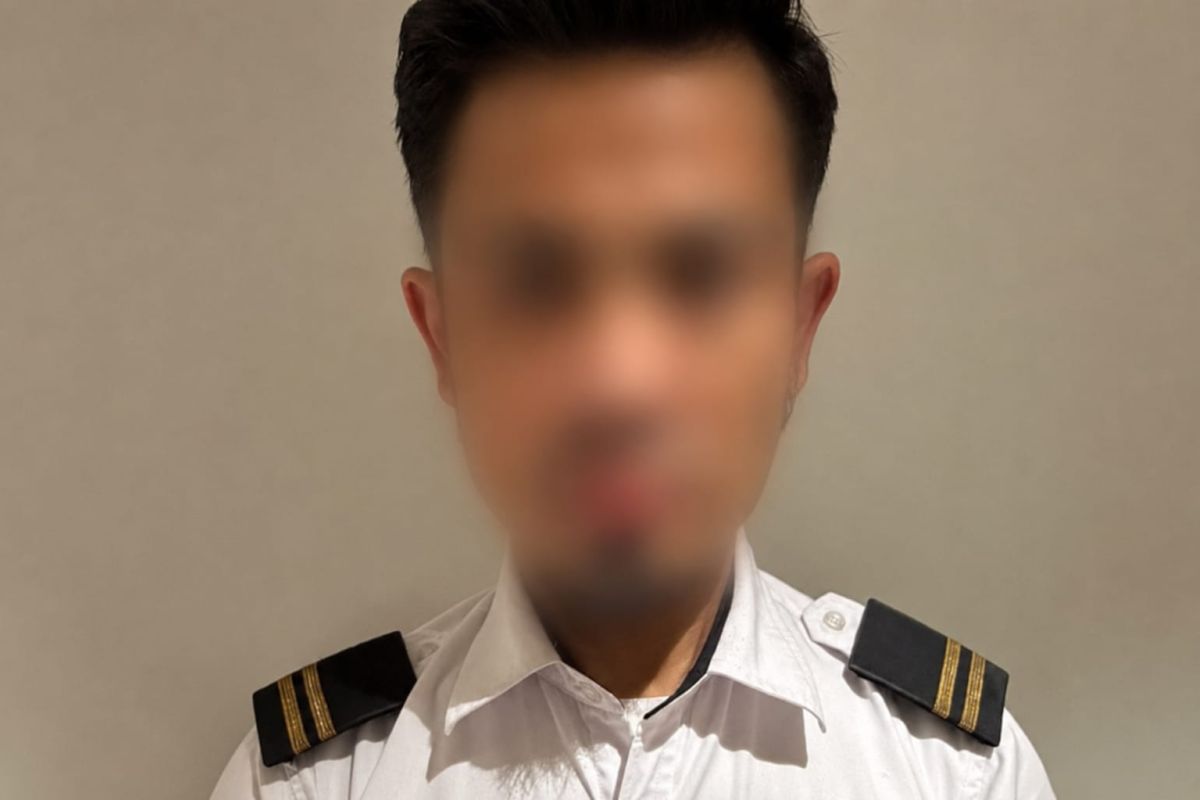 Indonesian Police Reveal Chronology of Foreign Pilot's Arrest as Ecstasy Courier